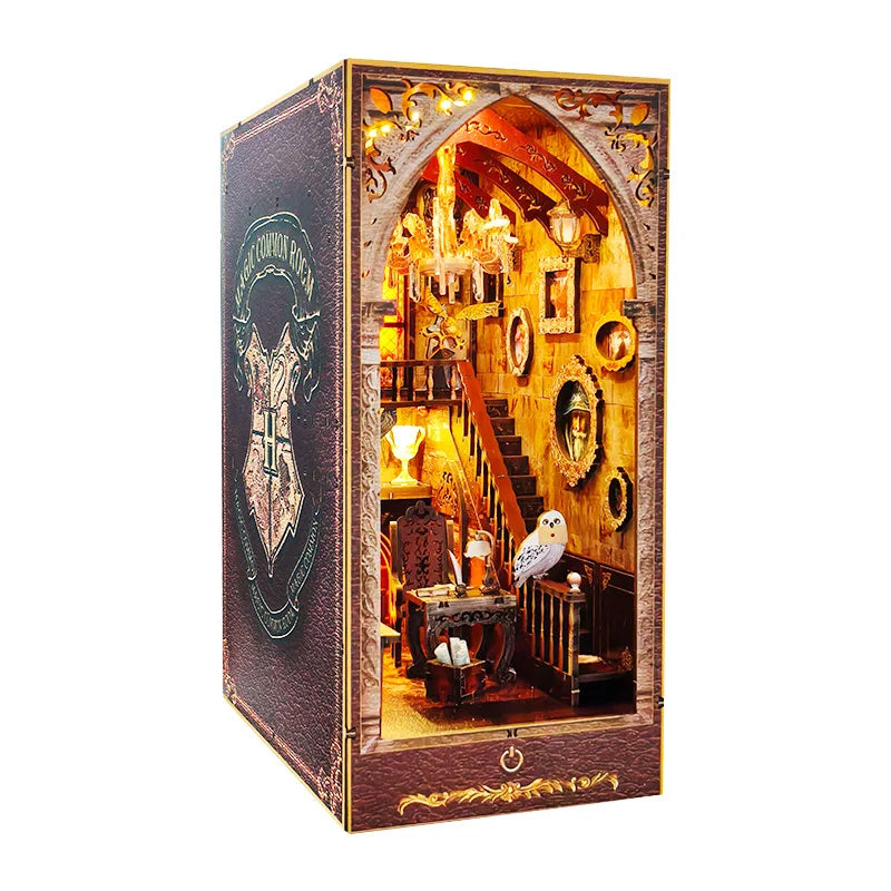 The Magician’s Common Room – Wizarding Academy DIY Nook