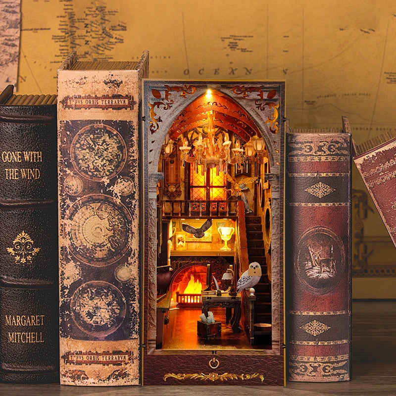 The Magician’s Common Room – Wizarding Academy DIY Nook